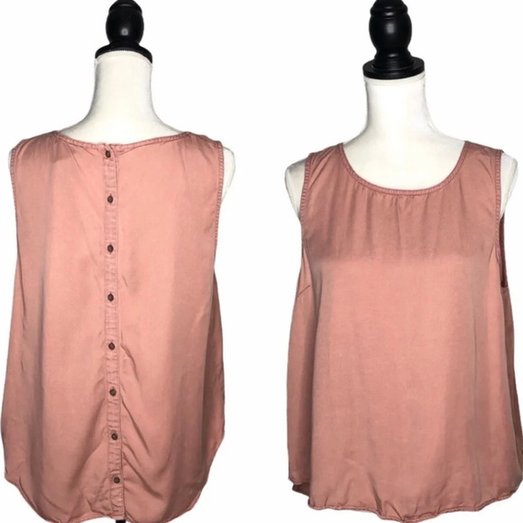 C&C California Valentines Day Pink Button Back Date Night Sleeveless Blouse - Picture 7 of 7